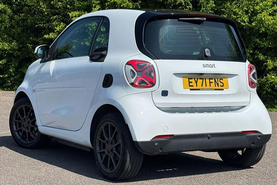 特選輸入車 Vol.703 スマート EQ フォーツー ブラバスライン（Smart EQ fortwo BRABUS Line）｜イギリス中古車販売