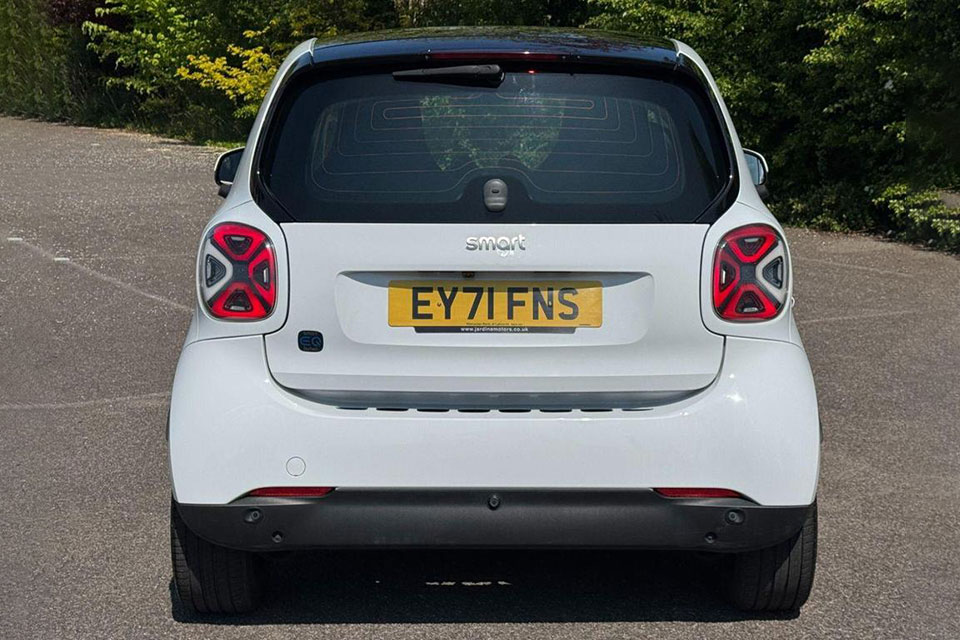 特選輸入車 Vol.703 スマート EQ フォーツー ブラバスライン（Smart EQ fortwo BRABUS Line）｜イギリス中古車販売