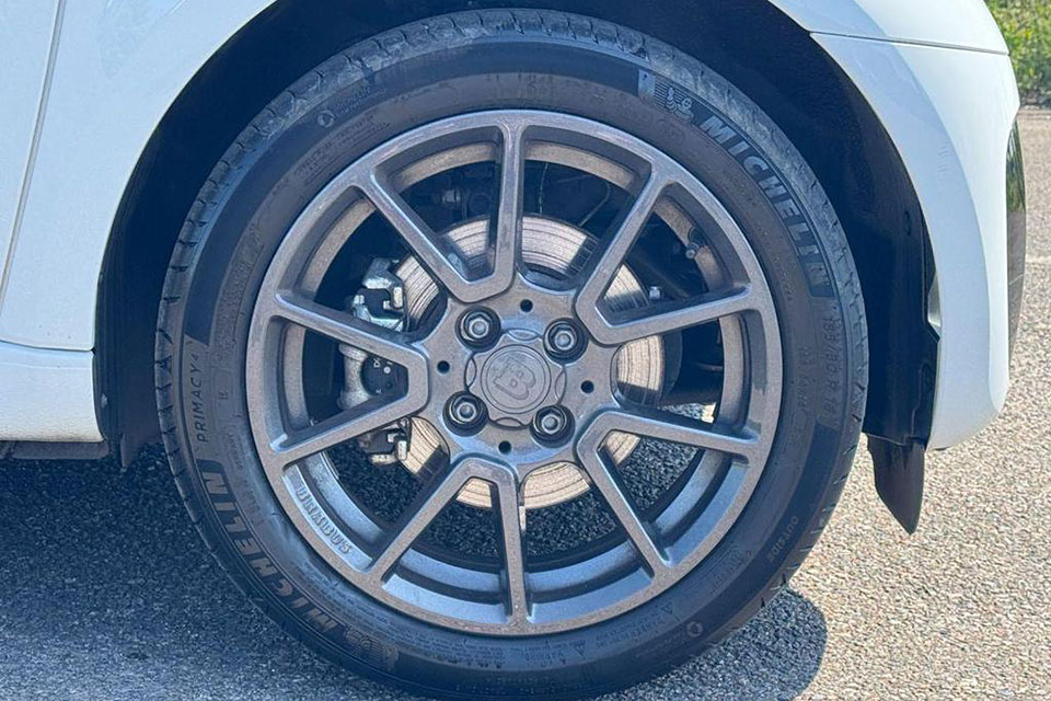 特選輸入車 Vol.703 スマート EQ フォーツー ブラバスライン（Smart EQ fortwo BRABUS Line）｜イギリス中古車販売