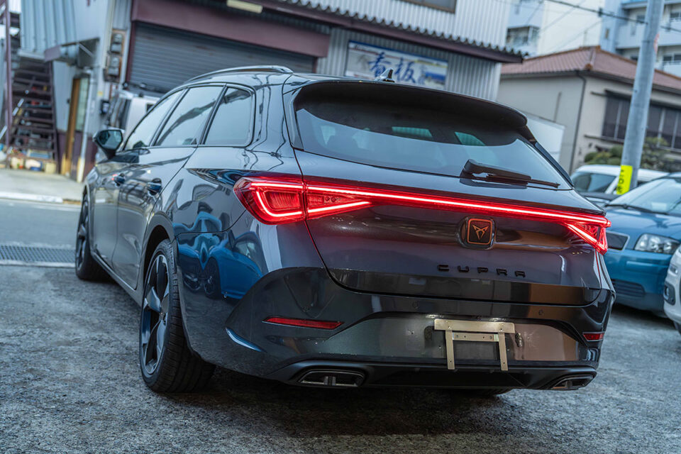 クプラ レオン 1.5TSI V1 エステート（CUPRA Leon 1.5TSI V1 Estate）を大阪府大阪市のT様にご納車