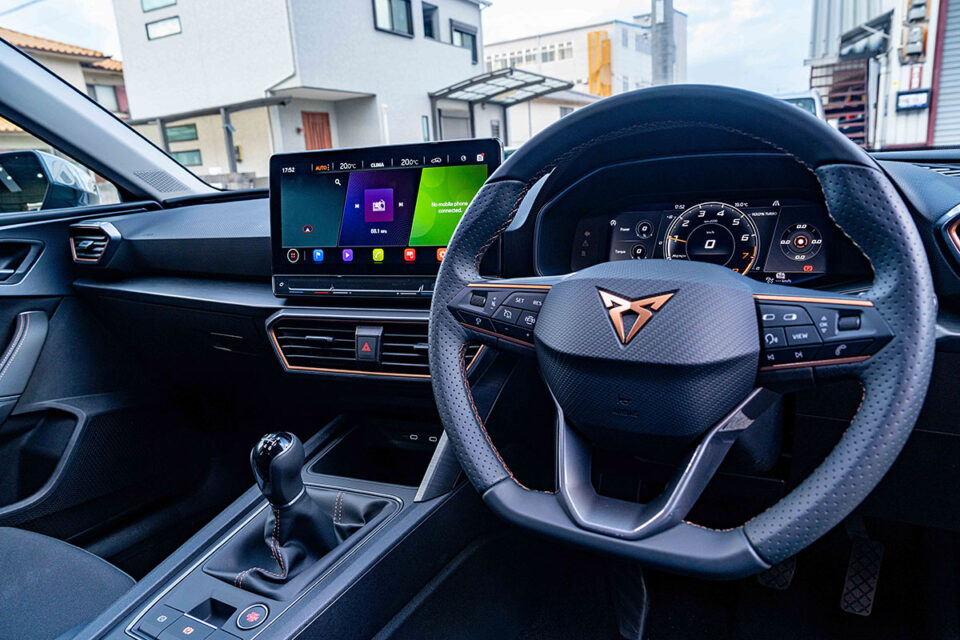 クプラ レオン 1.5TSI V1 エステート（CUPRA Leon 1.5TSI V1 Estate）を大阪府大阪市のT様にご納車