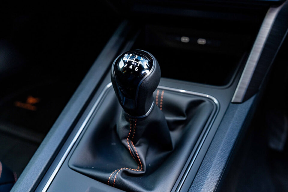 クプラ レオン 1.5TSI V1 エステート（CUPRA Leon 1.5TSI V1 Estate）を大阪府大阪市のT様にご納車