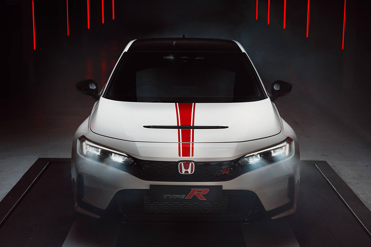 特選輸入車 Vol.704 ホンダ シビック タイプR アルティメット エディション（HONDA CIVIC TYPE R Ultimate Edition）｜生産終了となるタイプRの有終の美を飾る40台限定モデル発売｜イギリス新車販売