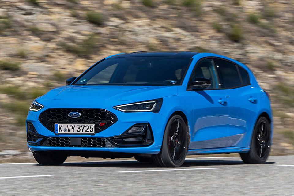 特選輸入車 Vol.705 フォード フォーカス ST エディション (Ford Focus ST Edition)｜VWゴルフと並ぶベンチマークカー、2025/11生産終了｜イギリス新車販売
