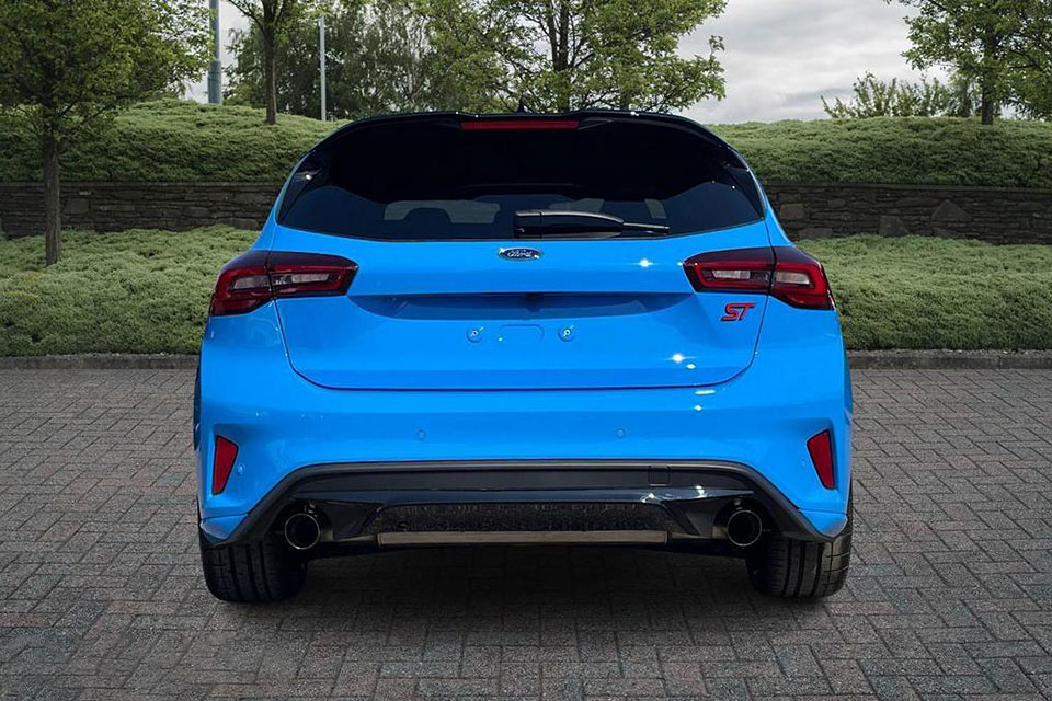 特選輸入車 Vol.705 フォード フォーカス ST エディション (Ford Focus ST Edition)｜VWゴルフと並ぶベンチマークカー、2025/11生産終了｜イギリス新車販売