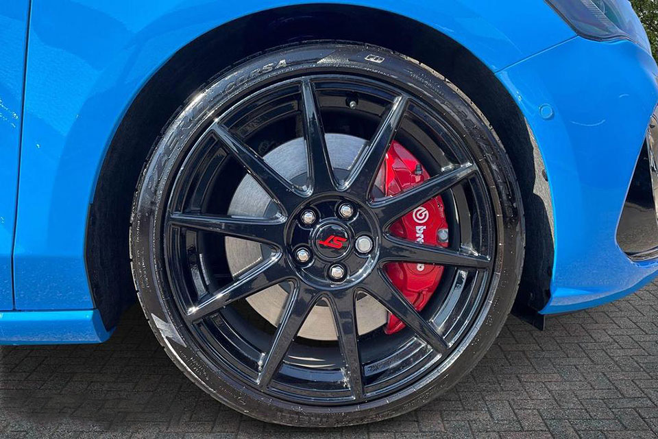 特選輸入車 Vol.705 フォード フォーカス ST エディション (Ford Focus ST Edition)｜VWゴルフと並ぶベンチマークカー、2025/11生産終了｜イギリス新車販売