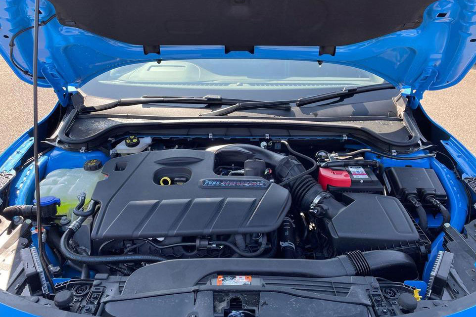 特選輸入車 Vol.705 フォード フォーカス ST エディション (Ford Focus ST Edition)｜VWゴルフと並ぶベンチマークカー、2025/11生産終了｜イギリス新車販売