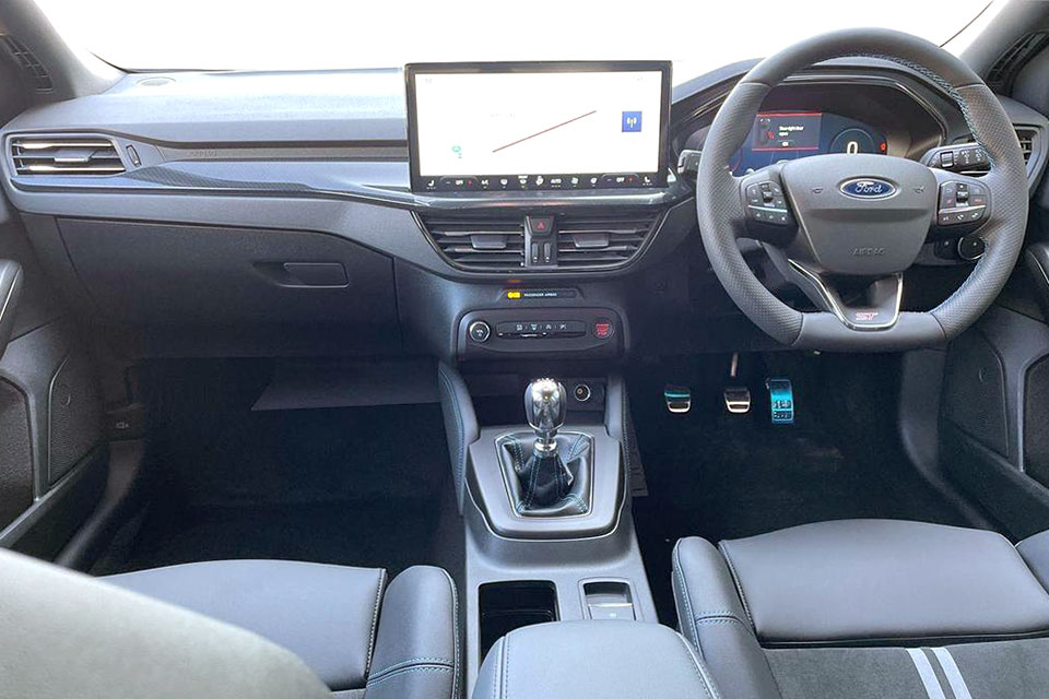 特選輸入車 Vol.705 フォード フォーカス ST エディション (Ford Focus ST Edition)｜VWゴルフと並ぶベンチマークカー、2025/11生産終了｜イギリス新車販売