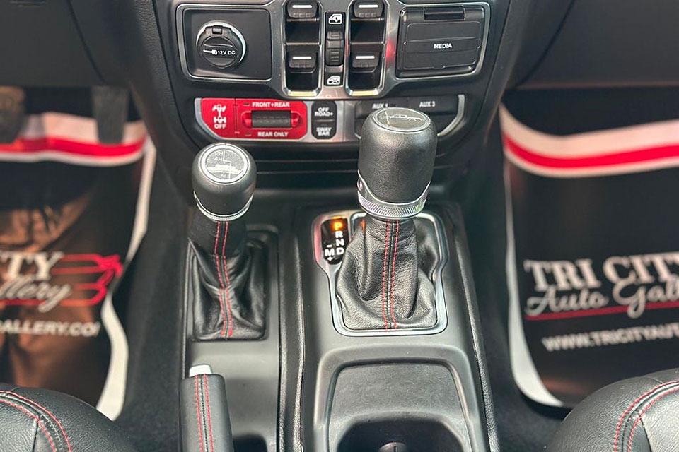 特選輸入車 Vol.706 ジープ グラディエーター ルビコン クルーキャブ 4x4（Jeep Gladiator Rubicon Crew Cab 4x4）｜無骨で頼れるアメリカンピックアップ｜米国中古車販売