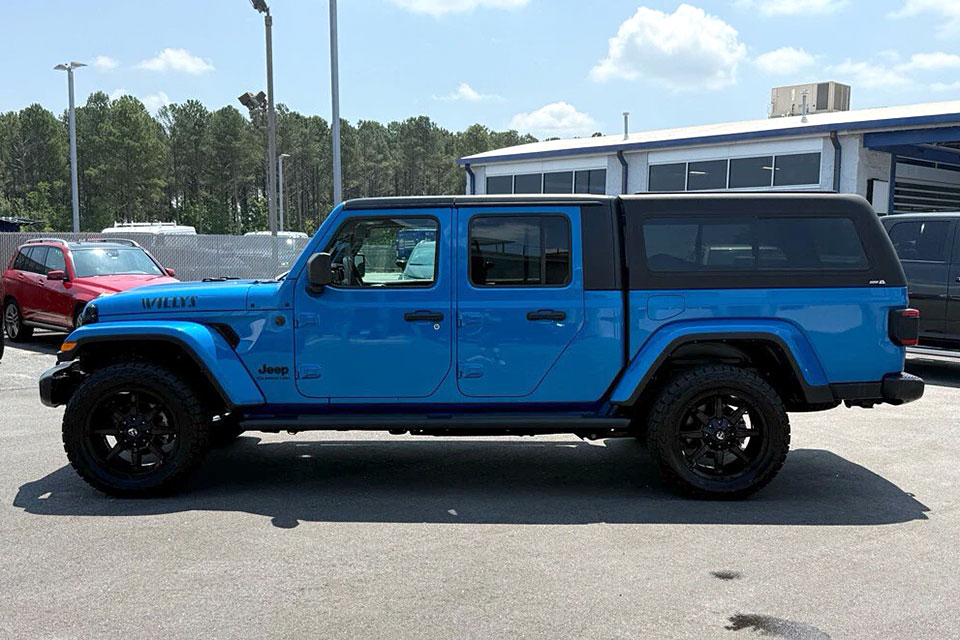 特選輸入車 Vol.707 ジープ グラディエーター ウィリス クルーキャブ 4x4（JEEP Gladiator Willys Crew Cab 4x4）| キャノピー装備の本格オフローダー｜米国中古車販売