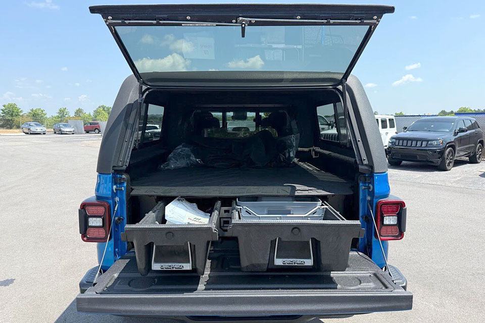 特選輸入車 Vol.707 ジープ グラディエーター ウィリス クルーキャブ 4x4（JEEP Gladiator Willys Crew Cab 4x4）| キャノピー装備の本格オフローダー｜米国中古車販売