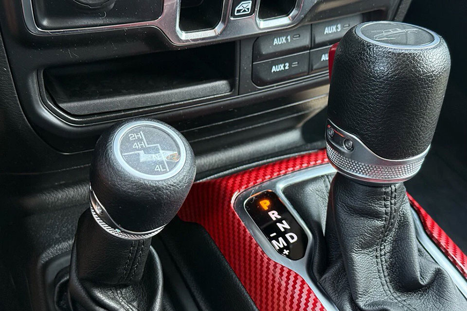 特選輸入車 Vol.707 ジープ グラディエーター ウィリス クルーキャブ 4x4（JEEP Gladiator Willys Crew Cab 4x4）| キャノピー装備の本格オフローダー｜米国中古車販売