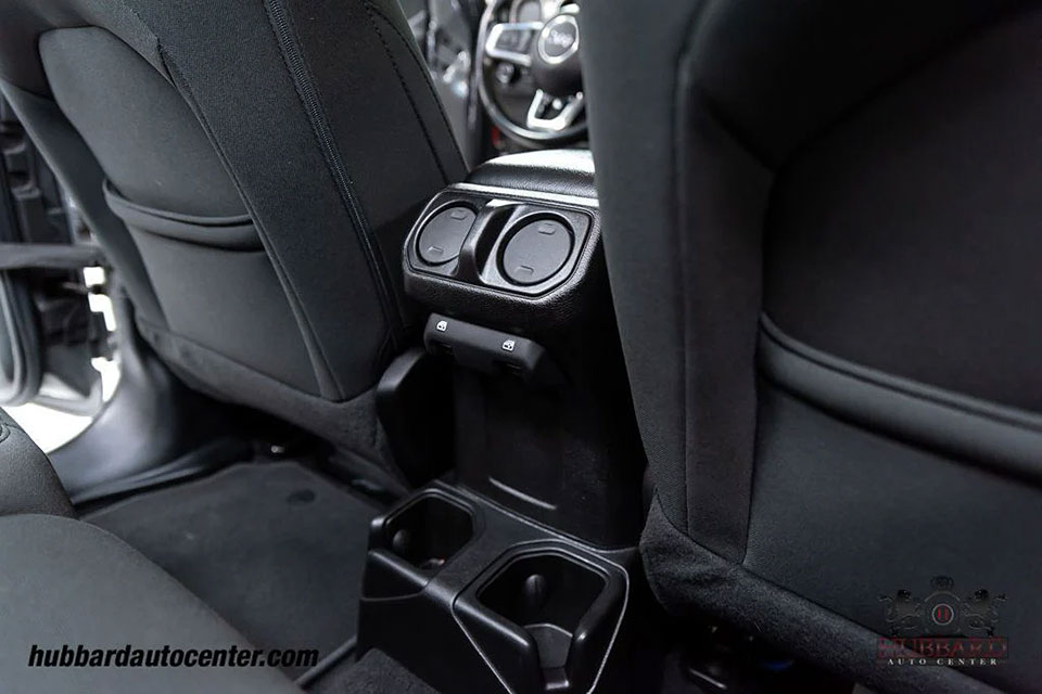 特選輸入車 Vol.708 ジープ グラディエーター スポーツ クルーキャブ 4x4（Jeep Gladiator Sport Crew Cab 4x4）｜本格カスタム多数のピックアップ｜米国中古車販売