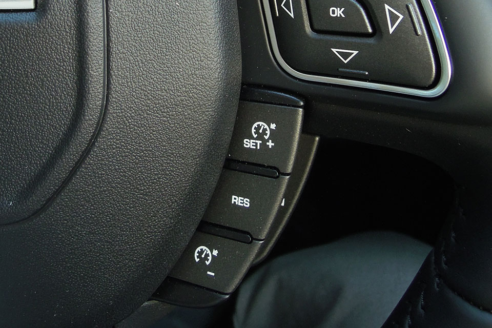 クルーズコントロールが機能しない・警告灯が点灯している原因と対処方法