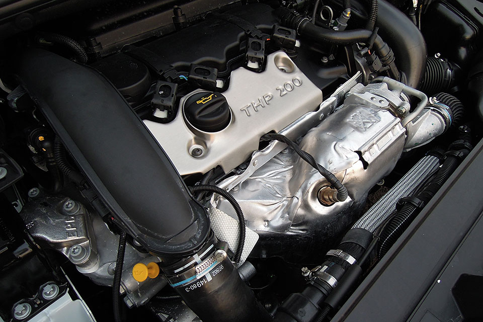 エンジンから異音（キーキー音・ガラガラ音）がする原因と対処方法