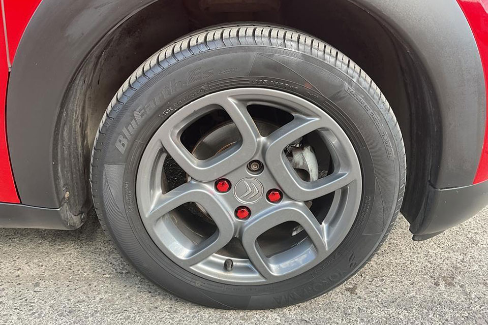 特選輸入車 Vol.709 シトロエン C4カクタス フィール（Citroën C4 Cactus Feel） | 日本未導入仕様 ディーゼル+5MTの右ハンドル低価格車 ｜イギリス中古車販売