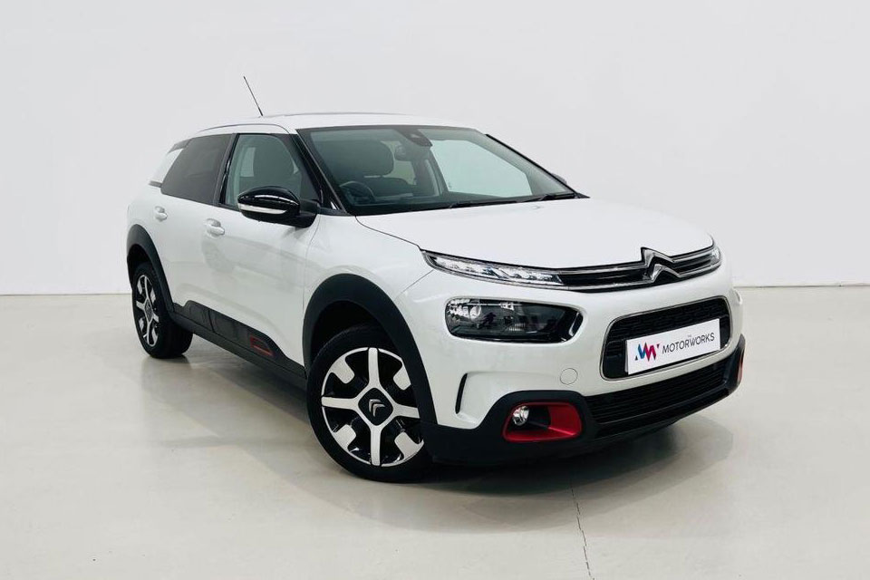 特選輸入車 Vol.710 シトロエン C4カクタス 1.2 ピュアテック130 フレイア EAT6（Citroën C4 Cactus 1.2 PureTech130 Flair EAT6） | デザインも乗り味もこれぞシトロエンの日本未導入モデル｜イギリス中古車販売