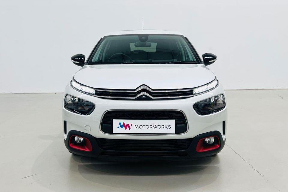 特選輸入車 Vol.710 シトロエン C4カクタス 1.2 ピュアテック130 フレイア EAT6（Citroën C4 Cactus 1.2 PureTech130 Flair EAT6） | デザインも乗り味もこれぞシトロエンの日本未導入モデル｜イギリス中古車販売