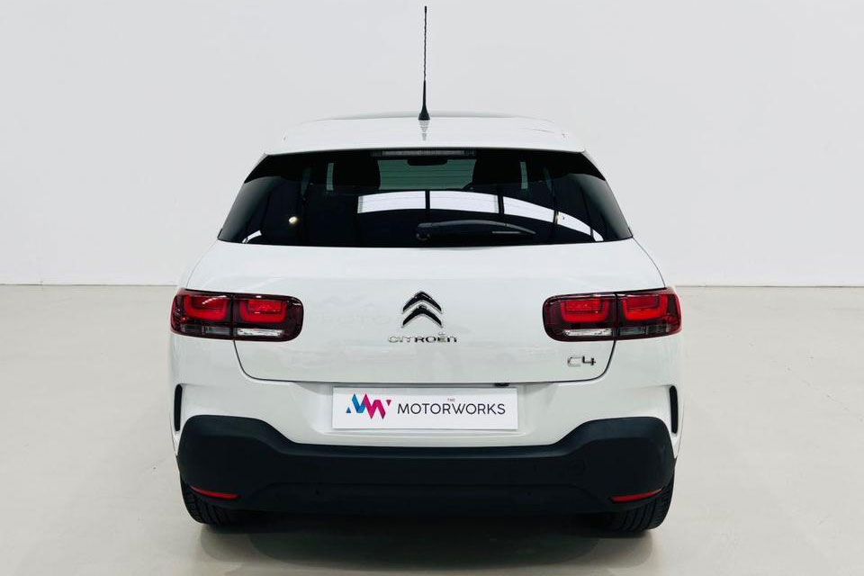 特選輸入車 Vol.710 シトロエン C4カクタス 1.2 ピュアテック130 フレイア EAT6（Citroën C4 Cactus 1.2 PureTech130 Flair EAT6） | デザインも乗り味もこれぞシトロエンの日本未導入モデル｜イギリス中古車販売