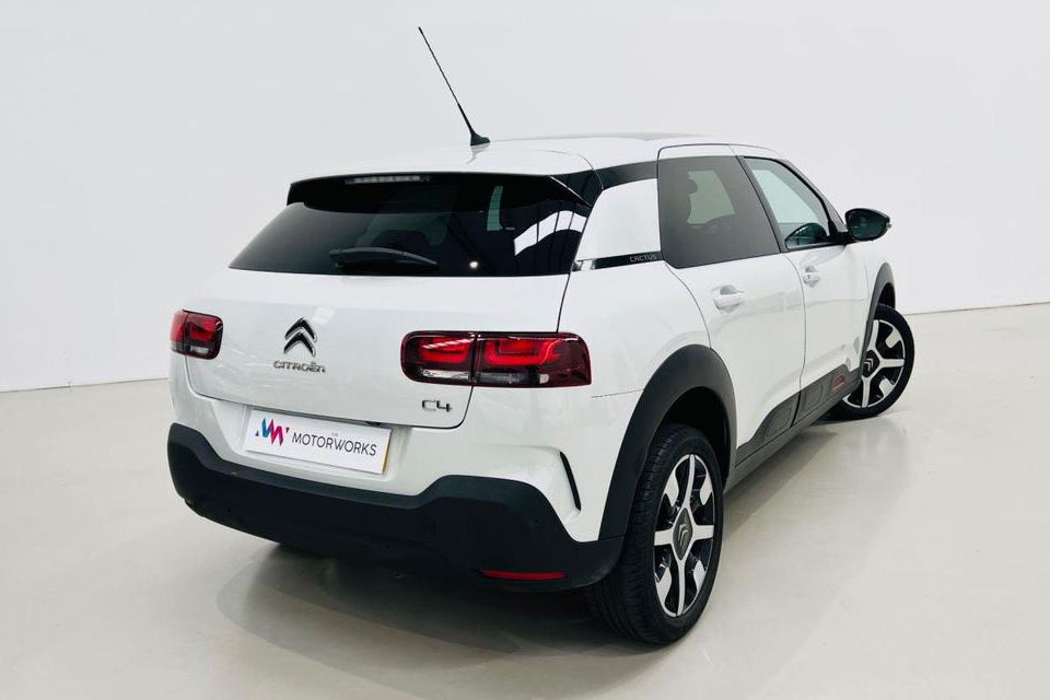 特選輸入車 Vol.710 シトロエン C4カクタス 1.2 ピュアテック130 フレイア EAT6（Citroën C4 Cactus 1.2 PureTech130 Flair EAT6） | デザインも乗り味もこれぞシトロエンの日本未導入モデル｜イギリス中古車販売