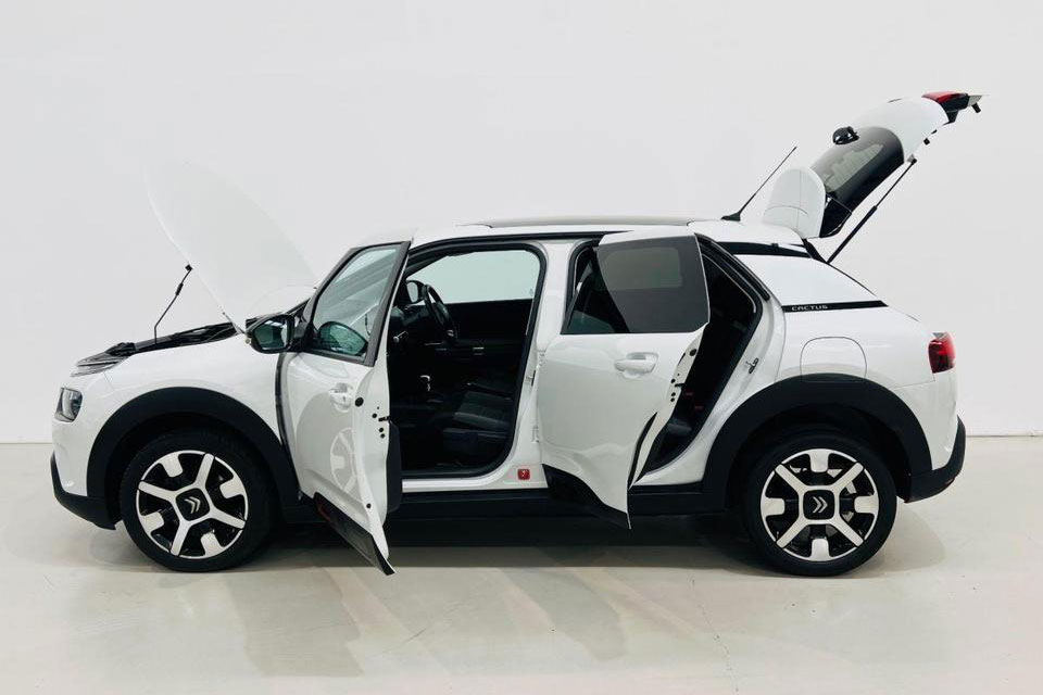 特選輸入車 Vol.710 シトロエン C4カクタス 1.2 ピュアテック130 フレイア EAT6（Citroën C4 Cactus 1.2 PureTech130 Flair EAT6） | デザインも乗り味もこれぞシトロエンの日本未導入モデル｜イギリス中古車販売