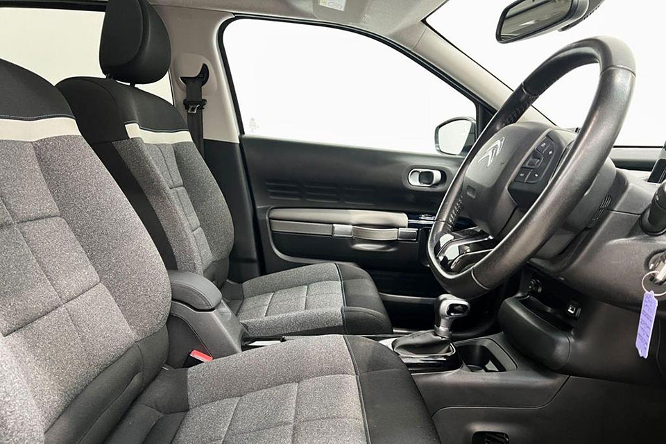 特選輸入車 Vol.710 シトロエン C4カクタス 1.2 ピュアテック130 フレイア EAT6（Citroën C4 Cactus 1.2 PureTech130 Flair EAT6） | デザインも乗り味もこれぞシトロエンの日本未導入モデル｜イギリス中古車販売