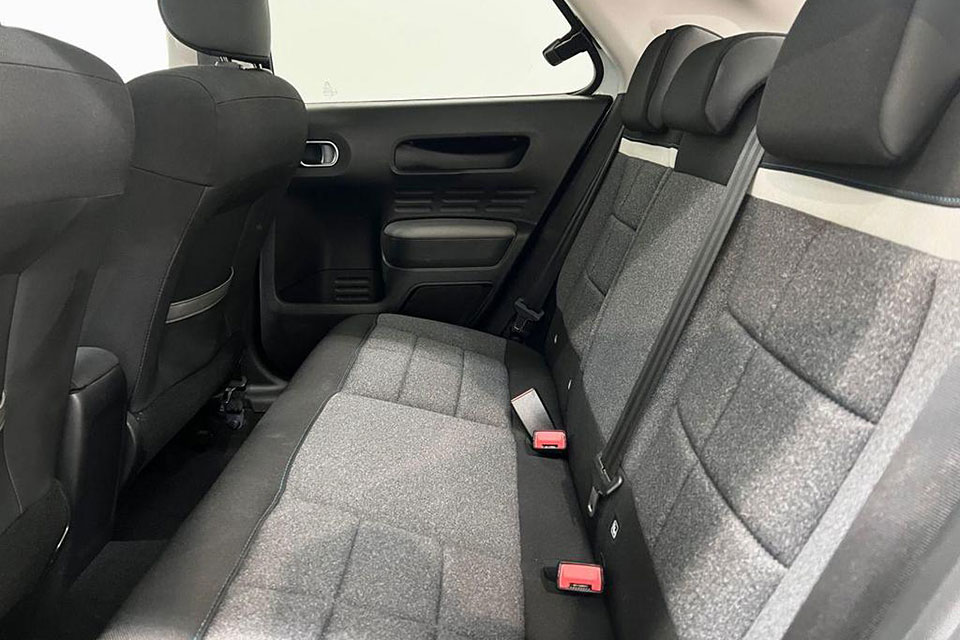 特選輸入車 Vol.710 シトロエン C4カクタス 1.2 ピュアテック130 フレイア EAT6（Citroën C4 Cactus 1.2 PureTech130 Flair EAT6） | デザインも乗り味もこれぞシトロエンの日本未導入モデル｜イギリス中古車販売