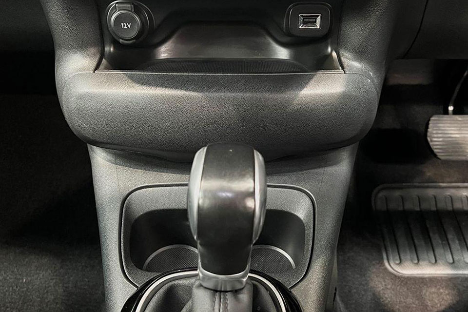 特選輸入車 Vol.710 シトロエン C4カクタス 1.2 ピュアテック130 フレイア EAT6（Citroën C4 Cactus 1.2 PureTech130 Flair EAT6） | デザインも乗り味もこれぞシトロエンの日本未導入モデル｜イギリス中古車販売