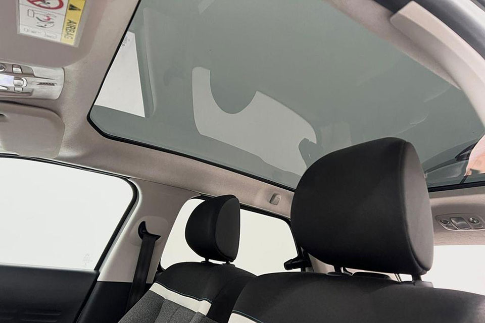 特選輸入車 Vol.710 シトロエン C4カクタス 1.2 ピュアテック130 フレイア EAT6（Citroën C4 Cactus 1.2 PureTech130 Flair EAT6） | デザインも乗り味もこれぞシトロエンの日本未導入モデル｜イギリス中古車販売