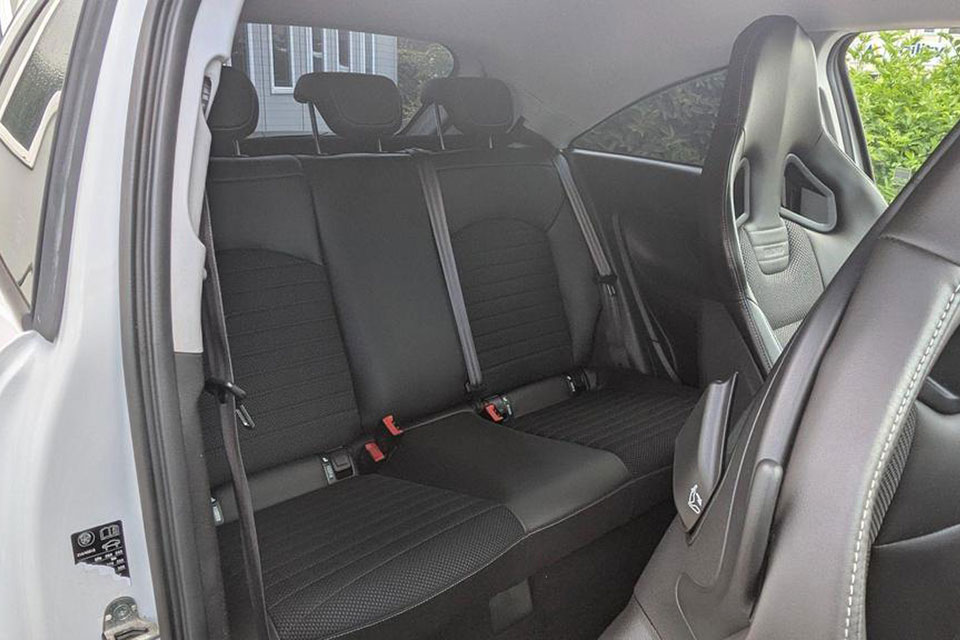 特選輸入車 Vol.711 ボクスホール コルサ 1.6i ターボ VXR（Vauxhall Corsa 1.6i Turbo VXR） | ニュルで鍛えられたホンモノ！｜イギリス中古車販売