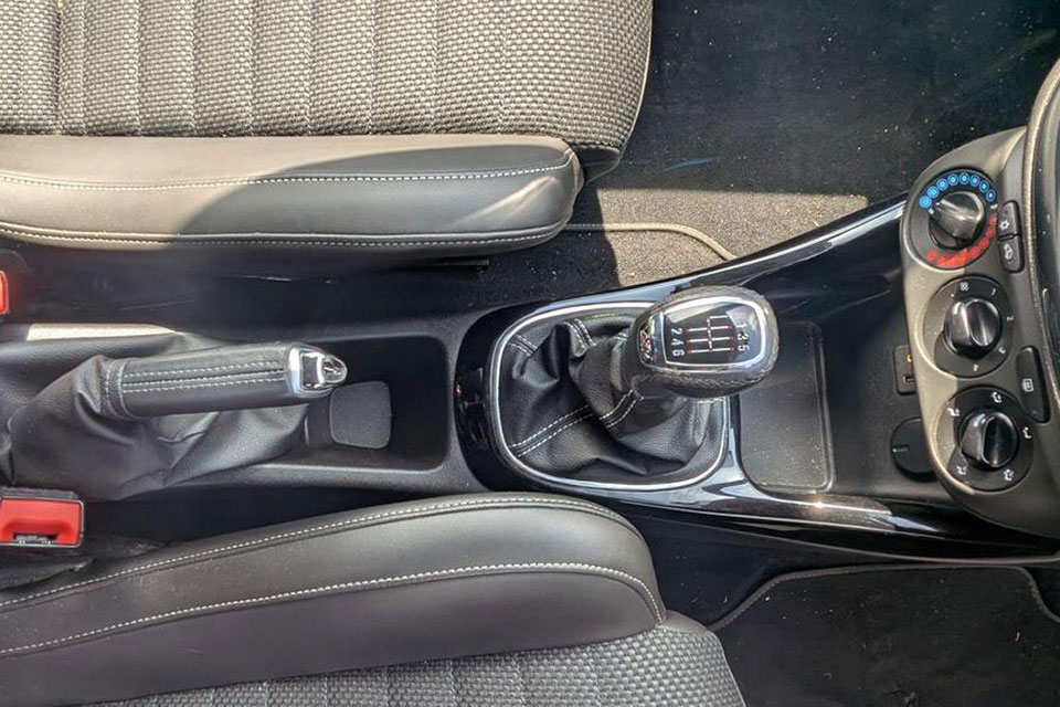 特選輸入車 Vol.711 ボクスホール コルサ 1.6i ターボ VXR（Vauxhall Corsa 1.6i Turbo VXR） | ニュルで鍛えられたホンモノ！｜イギリス中古車販売