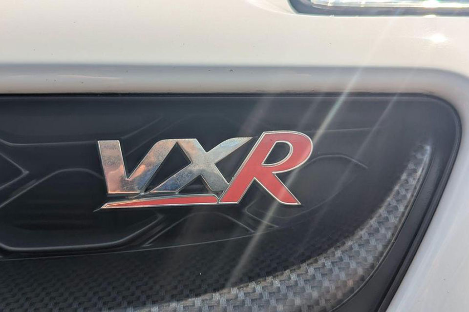 特選輸入車 Vol.711 ボクスホール コルサ 1.6i ターボ VXR（Vauxhall Corsa 1.6i Turbo VXR） | ニュルで鍛えられたホンモノ！｜イギリス中古車販売