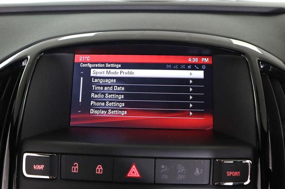 特選輸入車 Vol.712 ボクスホール アストラ GTC 2.0T VXR（Vauxhall Astra GTC 2.0T VXR） | 実はサーキットも得意！ 大人のグランドツアラー｜イギリス中古車販売