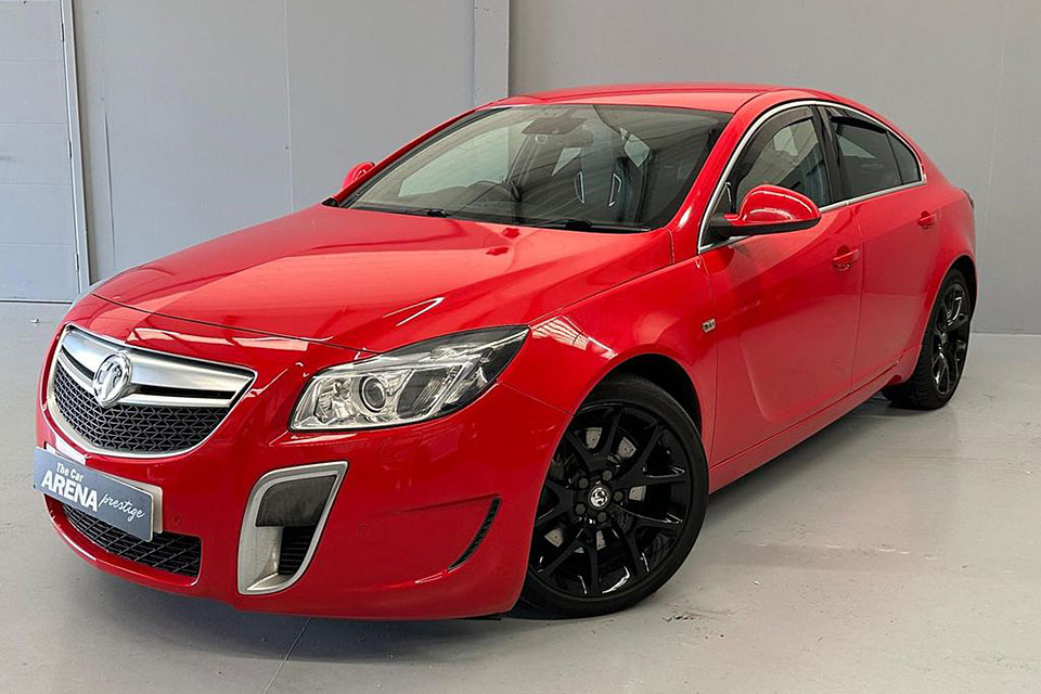 特選輸入車 Vol.713 ボクスホール インシグニア 2.8T V6 VXR スーパースポーツ 4WD（Vauxhall Insignia 2.8T V6 VXR SuperSport 4WD） | 全天候型快速スーパースポーツ｜イギリス中古車販売