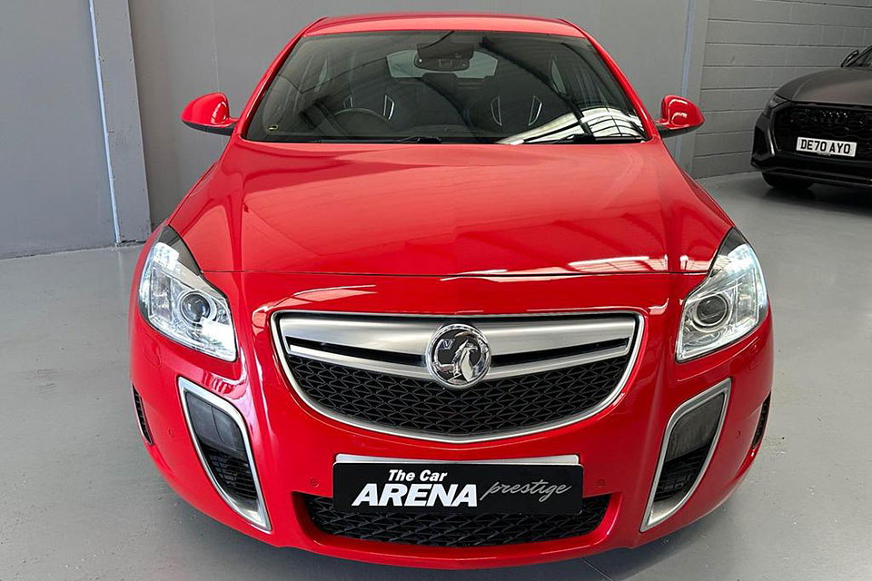 特選輸入車 Vol.713 ボクスホール インシグニア 2.8T V6 VXR スーパースポーツ 4WD（Vauxhall Insignia 2.8T V6 VXR SuperSport 4WD） | 全天候型快速スーパースポーツ｜イギリス中古車販売