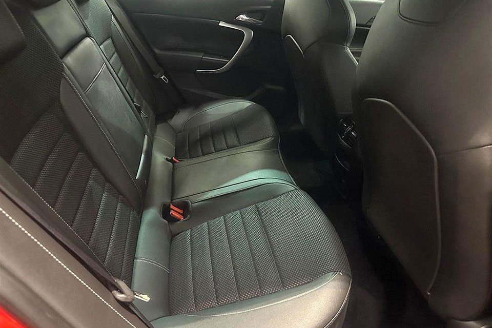 特選輸入車 Vol.713 ボクスホール インシグニア 2.8T V6 VXR スーパースポーツ 4WD（Vauxhall Insignia 2.8T V6 VXR SuperSport 4WD） | 全天候型快速スーパースポーツ｜イギリス中古車販売