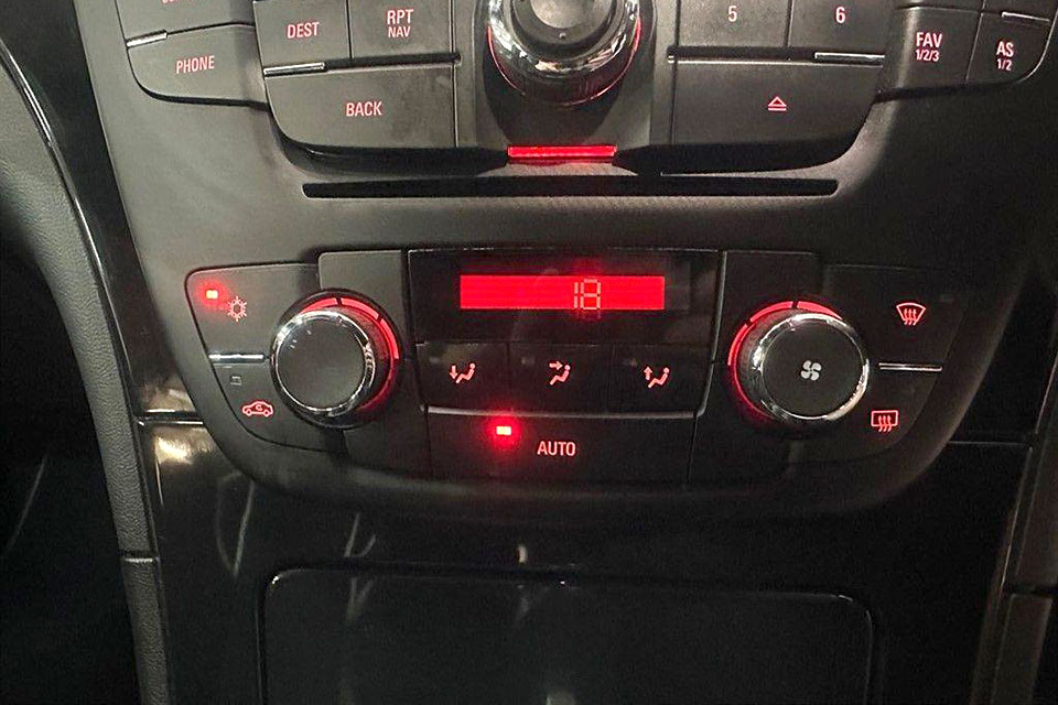 特選輸入車 Vol.713 ボクスホール インシグニア 2.8T V6 VXR スーパースポーツ 4WD（Vauxhall Insignia 2.8T V6 VXR SuperSport 4WD） | 全天候型快速スーパースポーツ｜イギリス中古車販売