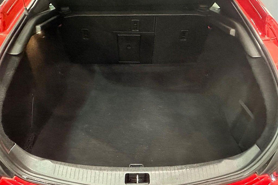 特選輸入車 Vol.713 ボクスホール インシグニア 2.8T V6 VXR スーパースポーツ 4WD（Vauxhall Insignia 2.8T V6 VXR SuperSport 4WD） | 全天候型快速スーパースポーツ｜イギリス中古車販売