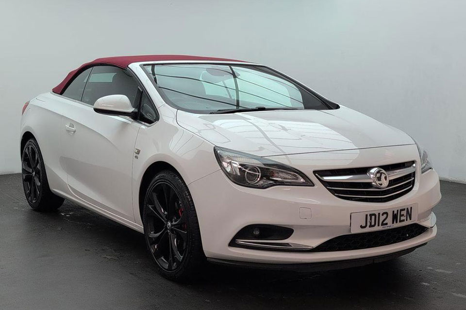 特選輸入車 Vol.714 ボクスホール カスケーダ 1.4i ターボ エリート 6MT（Vauxhall Cascada 1.4 Turbo Elite 6MT） | お洒落で実用的な4シーターカブリオレ｜イギリス中古車販売