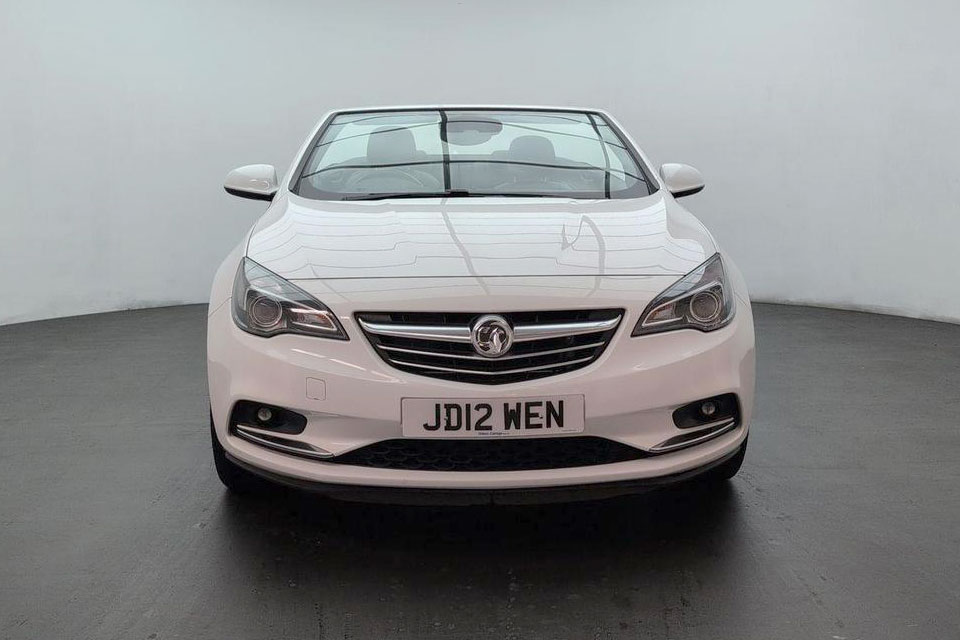 特選輸入車 Vol.714 ボクスホール カスケーダ 1.4i ターボ エリート 6MT（Vauxhall Cascada 1.4 Turbo Elite 6MT） | お洒落で実用的な4シーターカブリオレ｜イギリス中古車販売