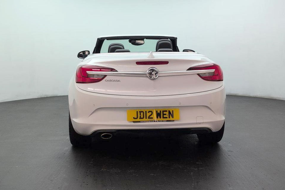 特選輸入車 Vol.714 ボクスホール カスケーダ 1.4i ターボ エリート 6MT（Vauxhall Cascada 1.4 Turbo Elite 6MT） | お洒落で実用的な4シーターカブリオレ｜イギリス中古車販売