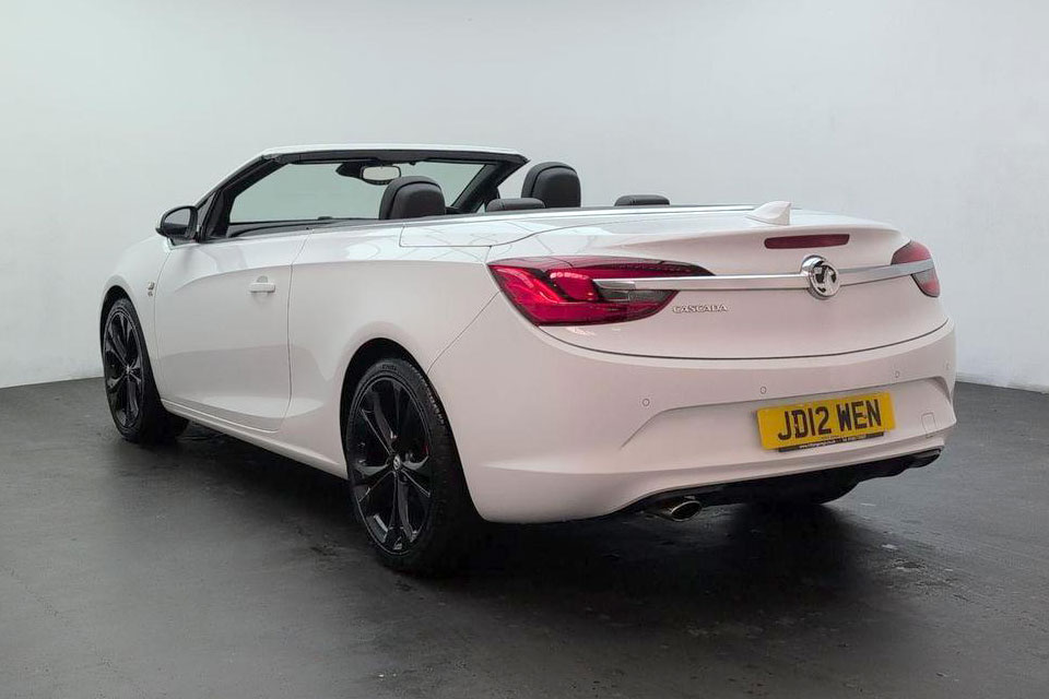 特選輸入車 Vol.714 ボクスホール カスケーダ 1.4i ターボ エリート 6MT（Vauxhall Cascada 1.4 Turbo Elite 6MT） | お洒落で実用的な4シーターカブリオレ｜イギリス中古車販売