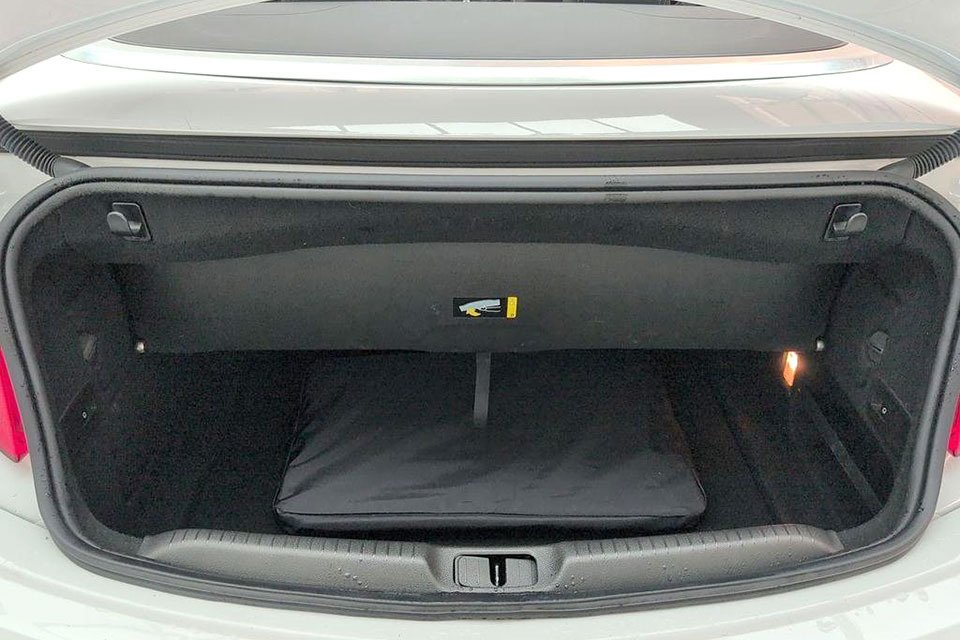 特選輸入車 Vol.714 ボクスホール カスケーダ 1.4i ターボ エリート 6MT（Vauxhall Cascada 1.4 Turbo Elite 6MT） | お洒落で実用的な4シーターカブリオレ｜イギリス中古車販売