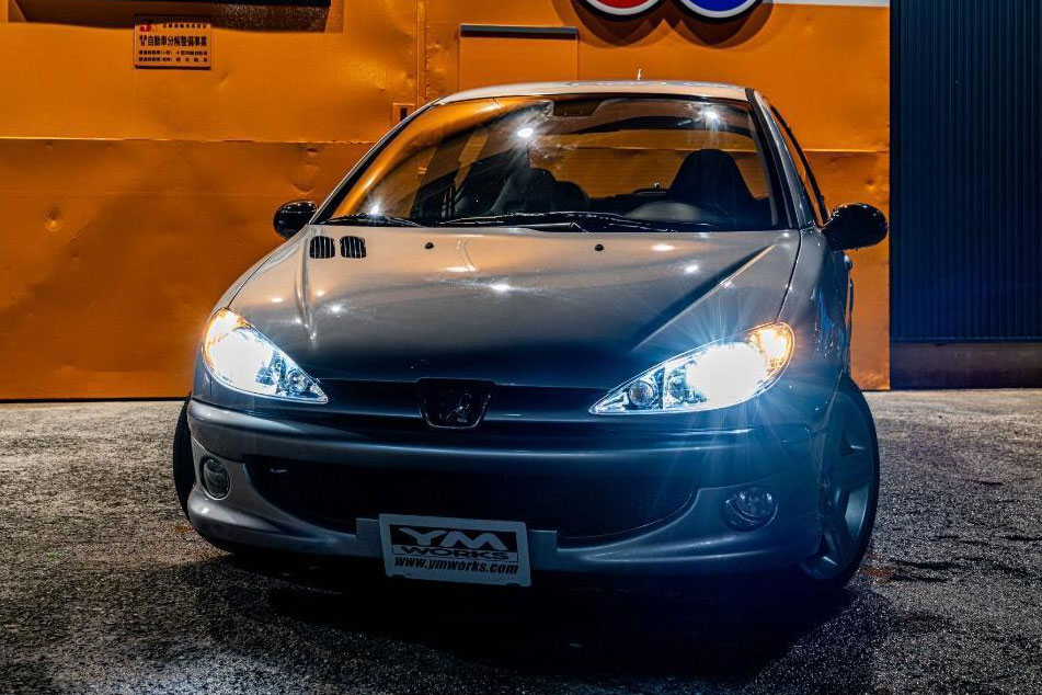 ハイビームが点灯しない・切り替わらない原因と対処方法