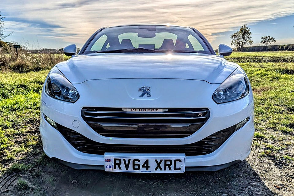 特選輸入車 Vol.717 プジョー RCZ R（Peugeot RCZ R） | 日本未導入の右ハンドル、内外装良質車（価格交渉中）｜イギリス中古車販売