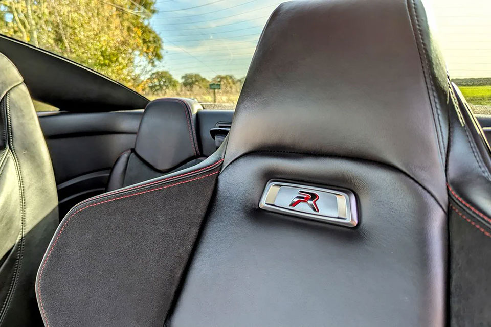 特選輸入車 Vol.717 プジョー RCZ R（Peugeot RCZ R） | 日本未導入の右ハンドル、内外装良質車（価格交渉中）｜イギリス中古車販売