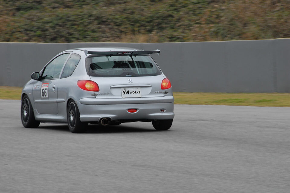 ブレーキの効きが悪い・止まるまでに時間がかかる原因と対処方法