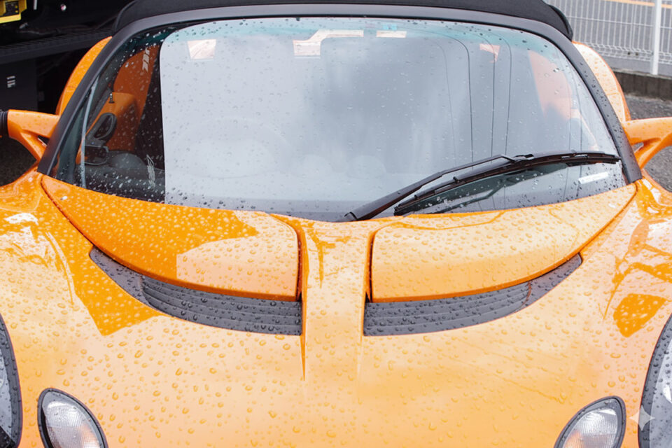 ワイパーが止まらない原因と対処方法