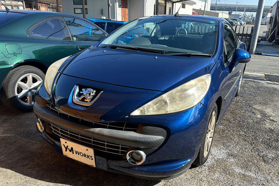 プジョー 207CC プレミアム(Peugeot 207CC Premium)のエンジンオイル交換・ヘッドライト研磨|大阪府松原市のI様