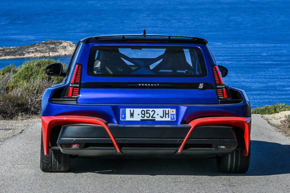 伝説の「ターボ」がBEVで蘇る。ドリフト専用モンスター ルノー 5 ターボ 3E(Renault 5 Turbo 3E)!